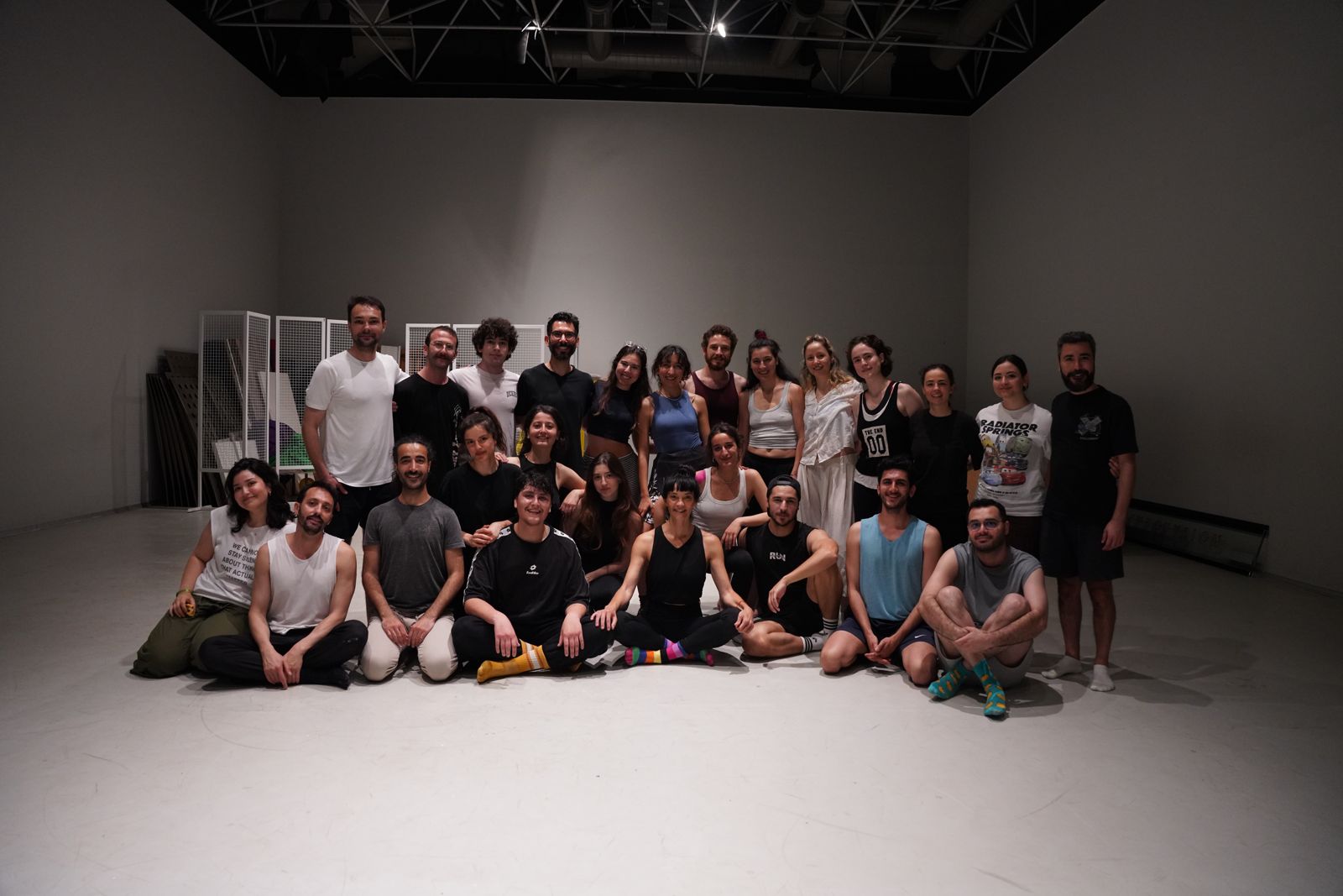 Alexandra Kazazou ve atölye katılımcılarının toplu fotoğrafı